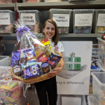 Batmitzva Annie GIFTs her chocolate hamper 